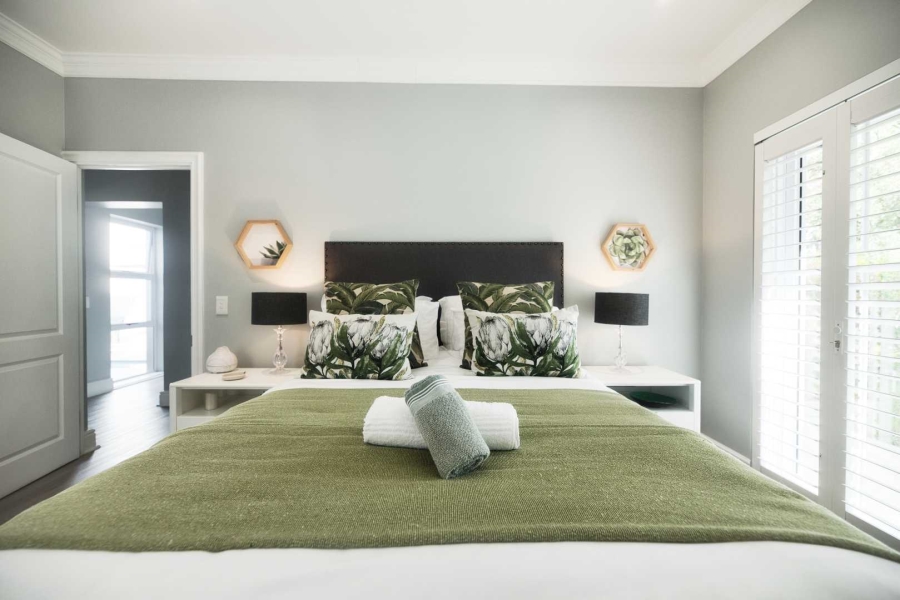 4 Bedroom Property for Sale in Hemel en Aarde Estate Western Cape